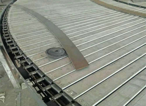 槽鋼鏈板轉(zhuǎn)彎?rùn)C(jī) 轉(zhuǎn)彎輸送機(jī)